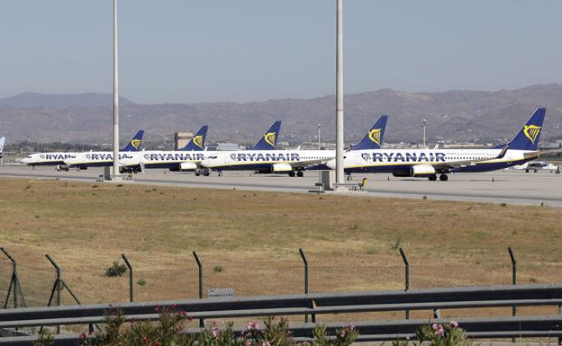 Aviones de Ryanair en el aeropuerto de Málaga (archivo).