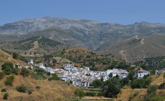 Vista del pueblo de Sedella. 