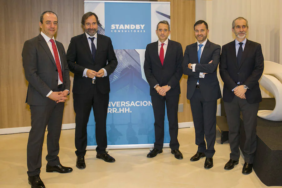 Standby organiza ‘Conversaciones de Recursos Humanos’. En la foto, Pedro García, Ángel Vega, Joaquín Bermejo, Carlos Navarro y José Manuel Luque.