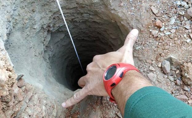 Imagen del pozo donde cayó el niño.