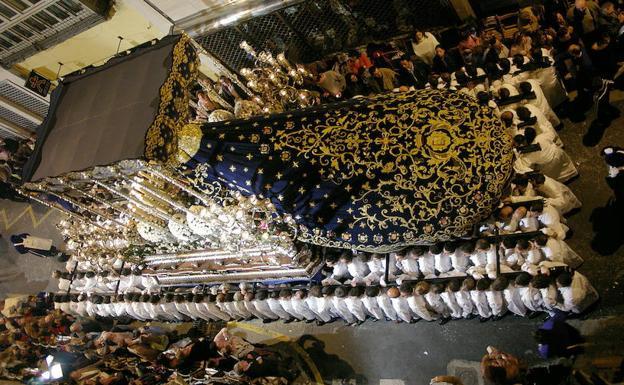 La Virgen de la Estrella, durante un desfile procesional