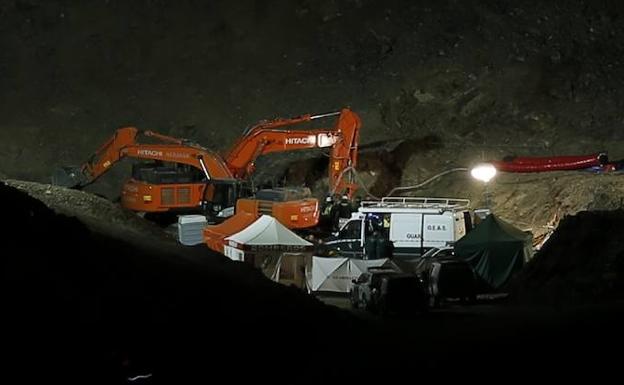 Trabajos esta misma noche en la zona de rescate. 