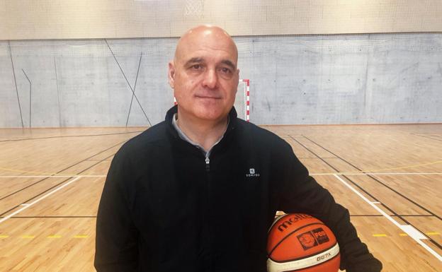 Manolo Povea, nuevo técnico del Araberri de LEB Oro