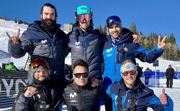 El malagueño, primero por la izquierda, ayer con el equipo nacional. 