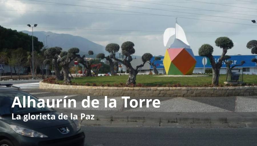 Un rinoceronte, una familia de elefantes, una pirámide, estructuras metálicas de lo más diverso y hasta un homenaje al Seat 600. Estas son algunas de las rotondas más singulares y extravagantes que pueden encontrarse en la provincia de Málaga