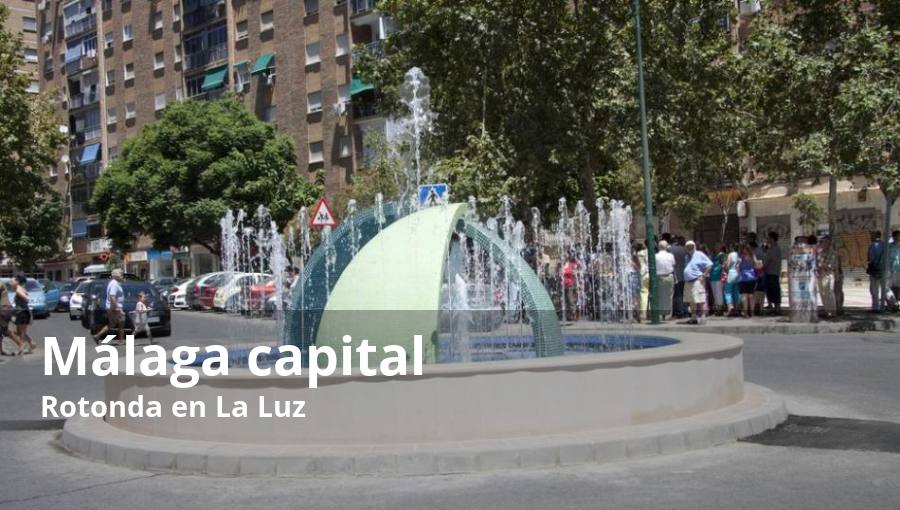 Un rinoceronte, una familia de elefantes, una pirámide, estructuras metálicas de lo más diverso y hasta un homenaje al Seat 600. Estas son algunas de las rotondas más singulares y extravagantes que pueden encontrarse en la provincia de Málaga