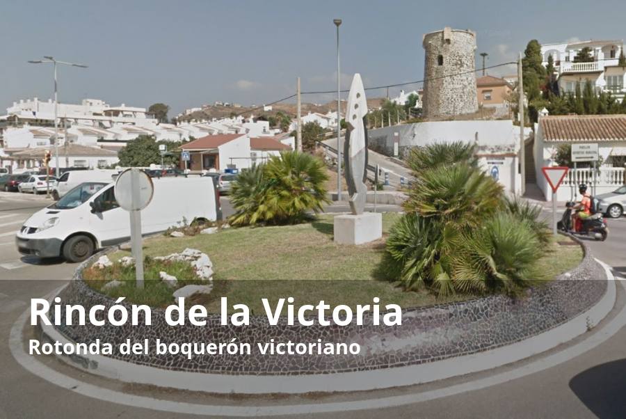 Un rinoceronte, una familia de elefantes, una pirámide, estructuras metálicas de lo más diverso y hasta un homenaje al Seat 600. Estas son algunas de las rotondas más singulares y extravagantes que pueden encontrarse en la provincia de Málaga