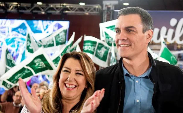 Pedro Sánchez y Susana Díaz, durante un acto prelectoral en Sevilla. 