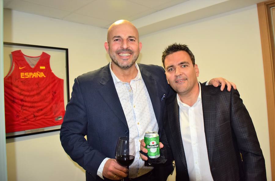 La Clínica Salas & Sánchez Yagüe celebra su inauguración con una fiesta apadrinada por Sergio Scariolo. En la foto, Rafael Morito y José Joaquín Maldonado.