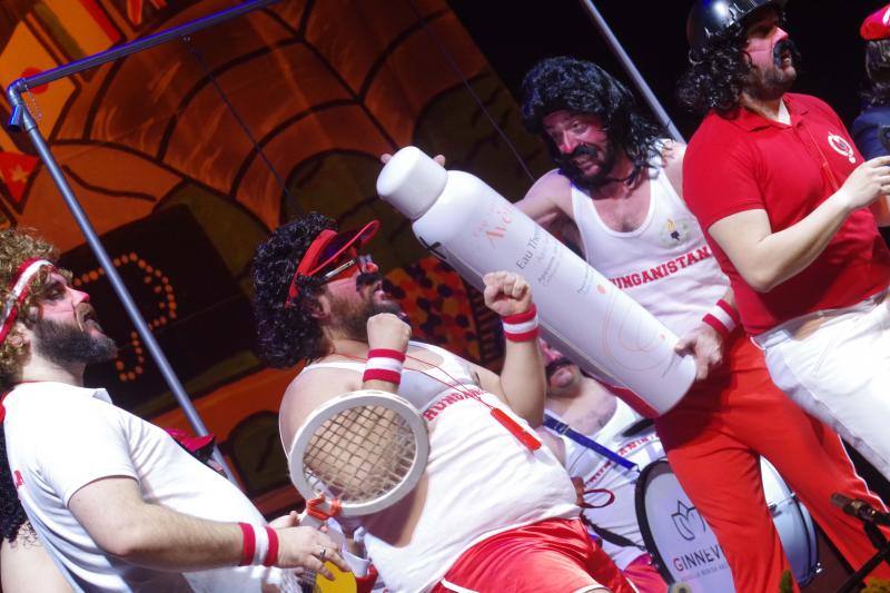 Murga 'Los chungaletas' durante la segunda semifinal del concurso del Carnaval de Málaga.