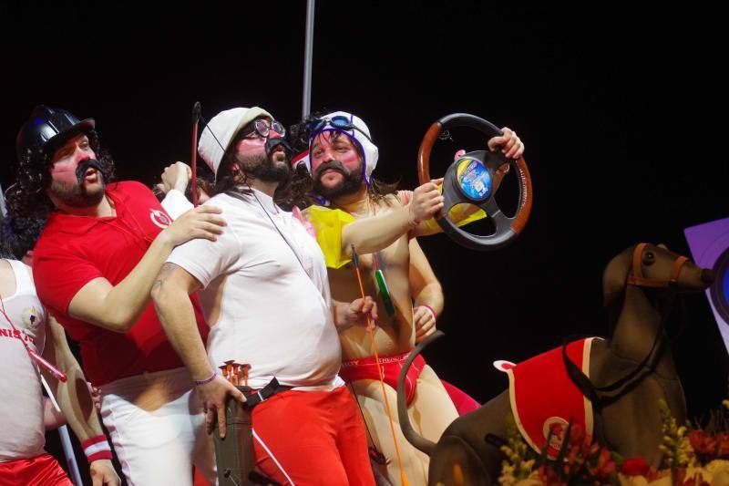Murga 'Los chungaletas' durante la segunda semifinal del concurso del Carnaval de Málaga.