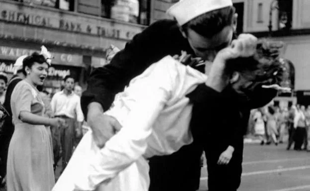 Fallece el marino protagonista de la famosa foto del beso en Times Square 