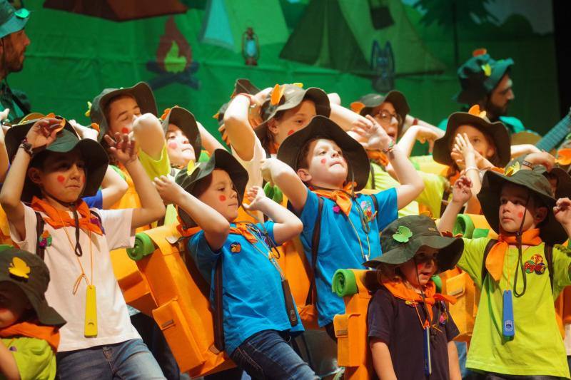 Murga infantil 'Nos vamos de campamento y mis padres locos de contento’ en la cuarta semifinal del concurso de canto del Carnaval de Málaga 