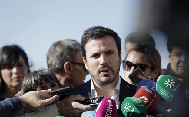 IU propone a Podemos que Garzón encabece la lista de confluencia por Málaga a las generales