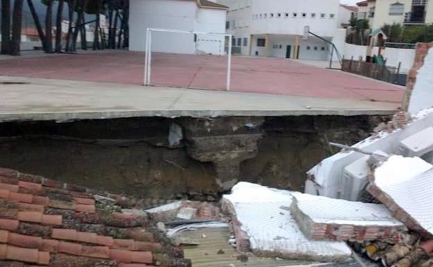 Imagen de archivo de los daños causados por las intensas lluvias de octubre en el CEIP 'María Auxiliadora' de Carratraca. 