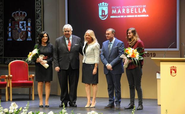 Marbella reconoce la labor del juez de 'Malaya', José Godino, y le entrega la Medalla de la Ciudad