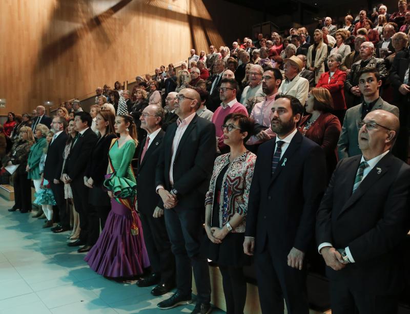 Actuaciones de pandas de verdiales y de copla española en el acto organizado por la Federación de Peñas La Alcazaba