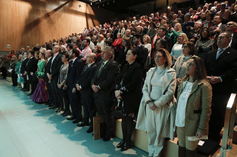 Actuaciones de pandas de verdiales y de copla española en el acto organizado por la Federación de Peñas La Alcazaba
