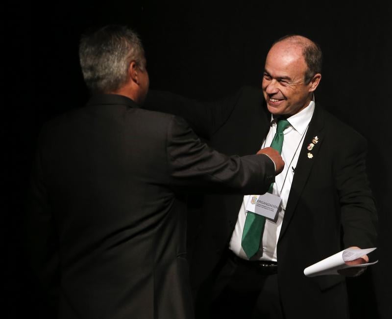 Actuaciones de pandas de verdiales y de copla española en el acto organizado por la Federación de Peñas La Alcazaba