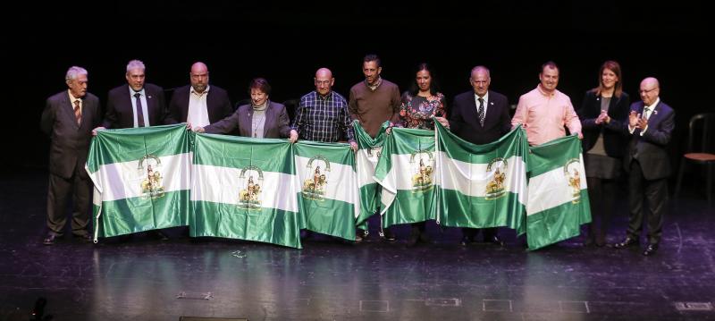 Actuaciones de pandas de verdiales y de copla española en el acto organizado por la Federación de Peñas La Alcazaba
