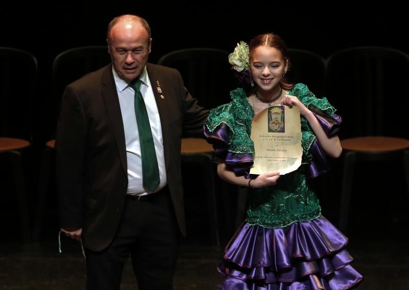 Actuaciones de pandas de verdiales y de copla española en el acto organizado por la Federación de Peñas La Alcazaba