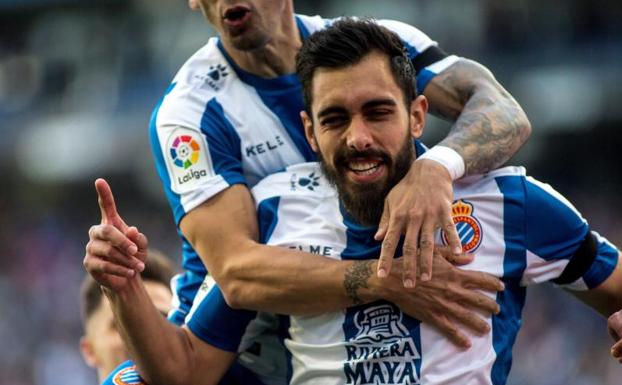 Borja Iglesias, celebra el tanto anotado frente al Valladolid a los 17 segundos.