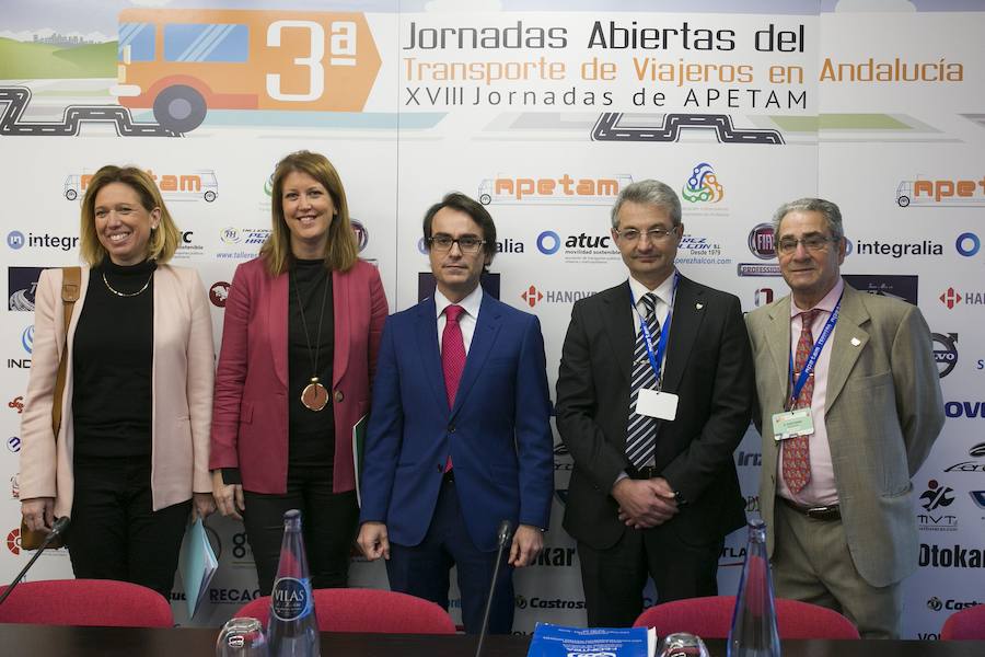 Jornada divulgativa de Fedintra y la Federación de Transporte de Andalucía. En la, foto, Elvira Maeso, Carmen Casero, Mario Muñoz, Antonio Vázquez y Juan Sierra.