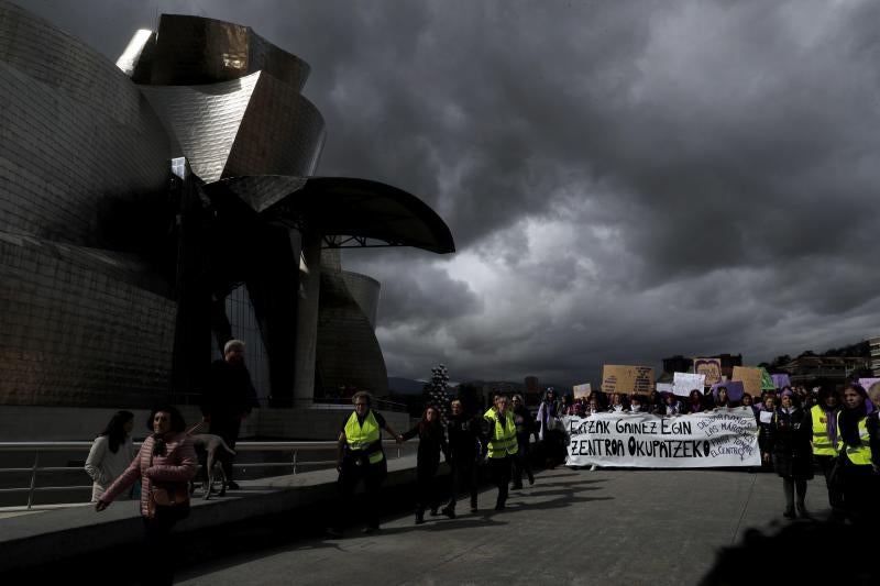 Una marea morada recorre todo el país para reivindicar la igualdad de género