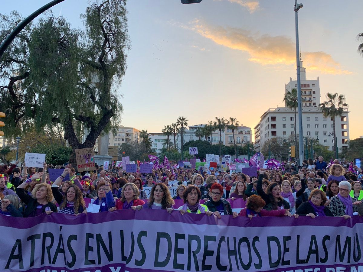 Fotos: Miles de personas recorren el Centro en la manifestación matutina del 8M