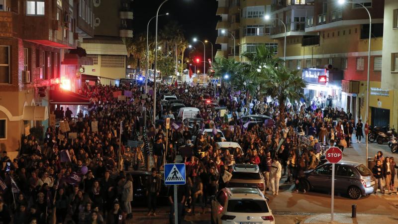 Fotos: Miles de personas recorren el Centro en la manifestación matutina del 8M