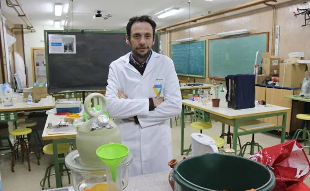 Naz, en su laboratorio. 