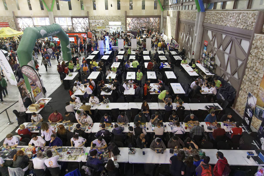 El evento de cómics, manga, cine, series y videojuegos reúne de nuevo a miles de personas en el Palacio de Ferias de Málaga