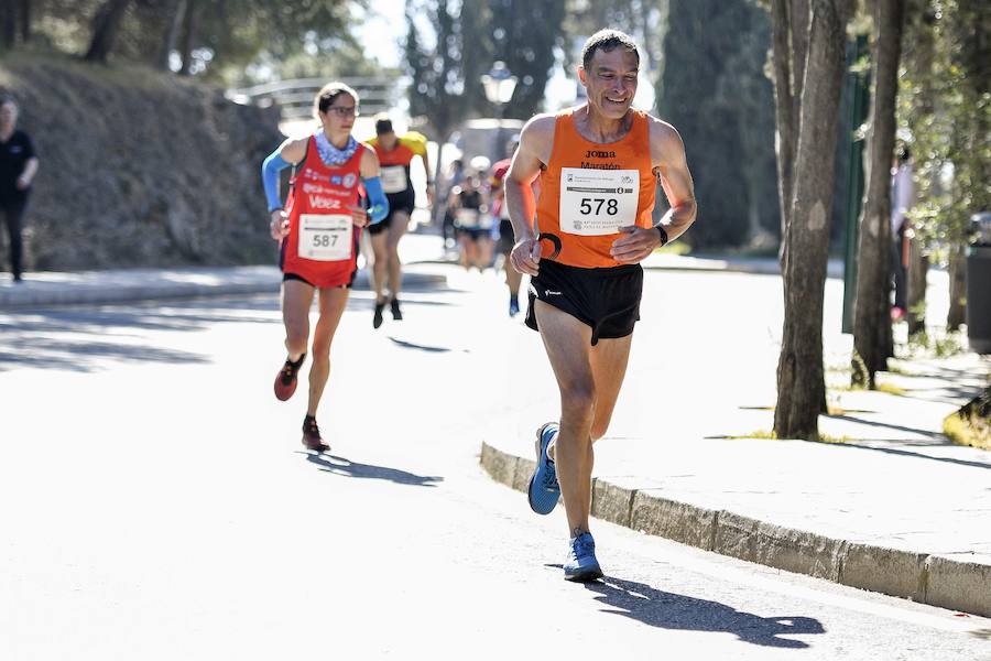 Unos 700 corredores participaron en la tradicional prueba con llegada a Gibralfaro