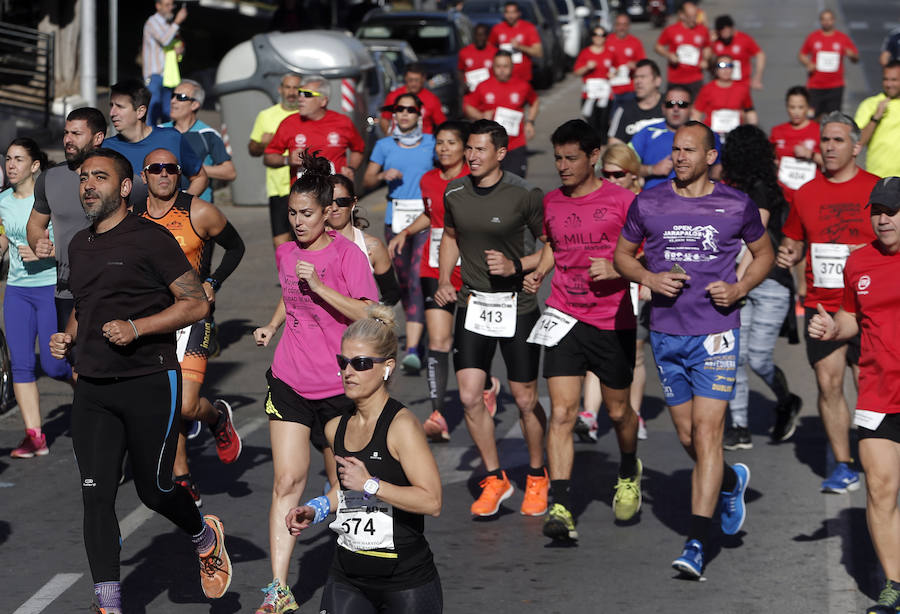 Unos 700 corredores participaron en la tradicional prueba con llegada a Gibralfaro