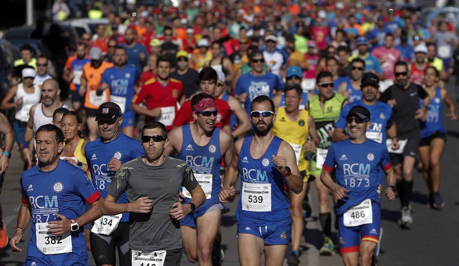 Unos 700 corredores participaron en la tradicional prueba con llegada a Gibralfaro