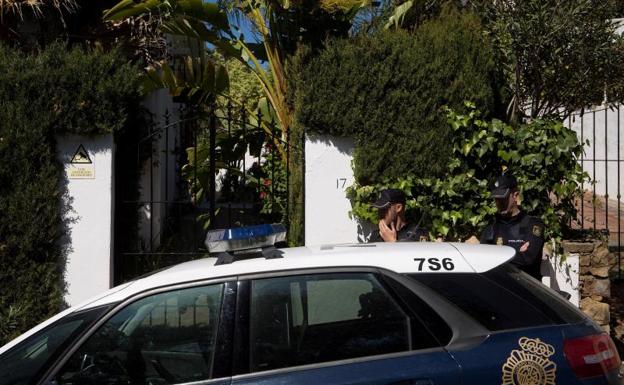 Pasa a disposición judicial el detenido por matar a su mujer en Estepona