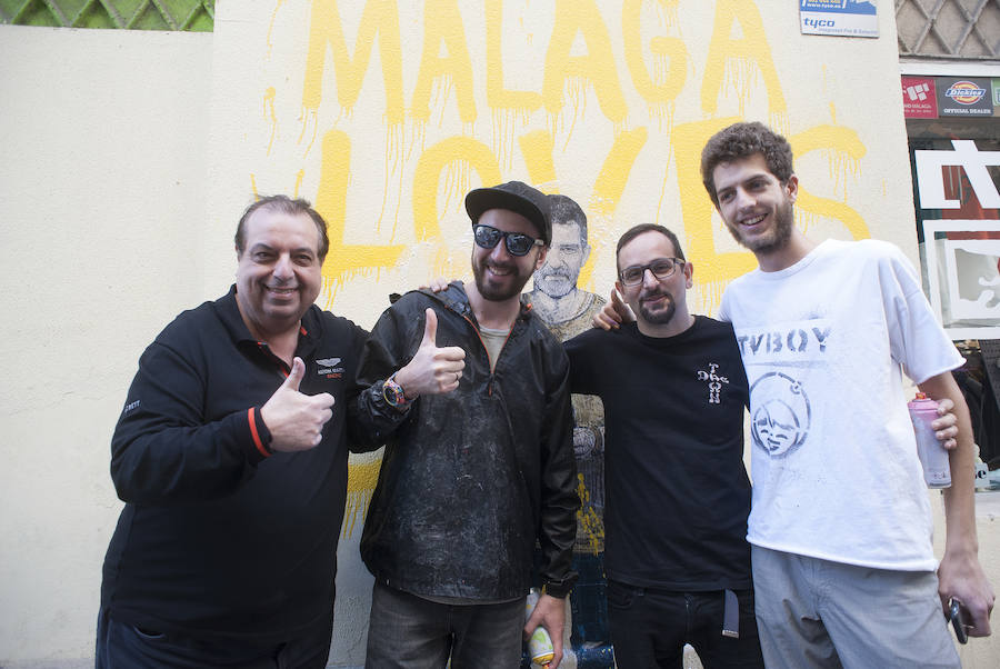 El artista italiano pinta a personajes locales en la calle Vendeja y dibuja en el Centro al líder de Vox manifestándose a favor de las mujeres 