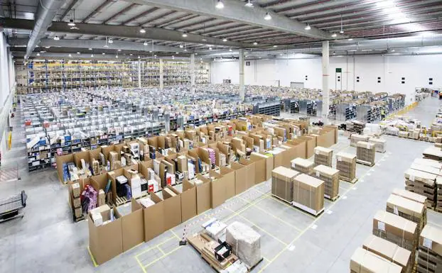Centro logístico de Amazon en Madrid.