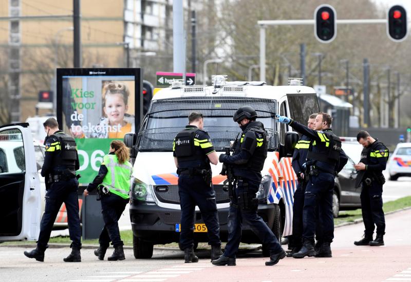 Un hombre ha abierto fuego este lunes contra los pasajeros de un tranvía en la céntrica plaza 24 de octubre de la ciudad neerlandesa de Utrecht.