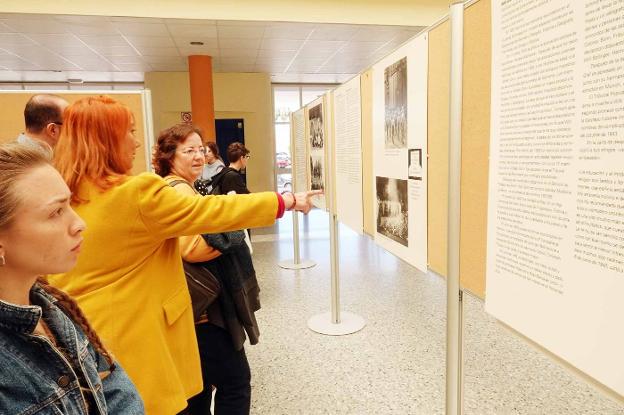 Una exposición sobre  'La Rosa Blanca'
