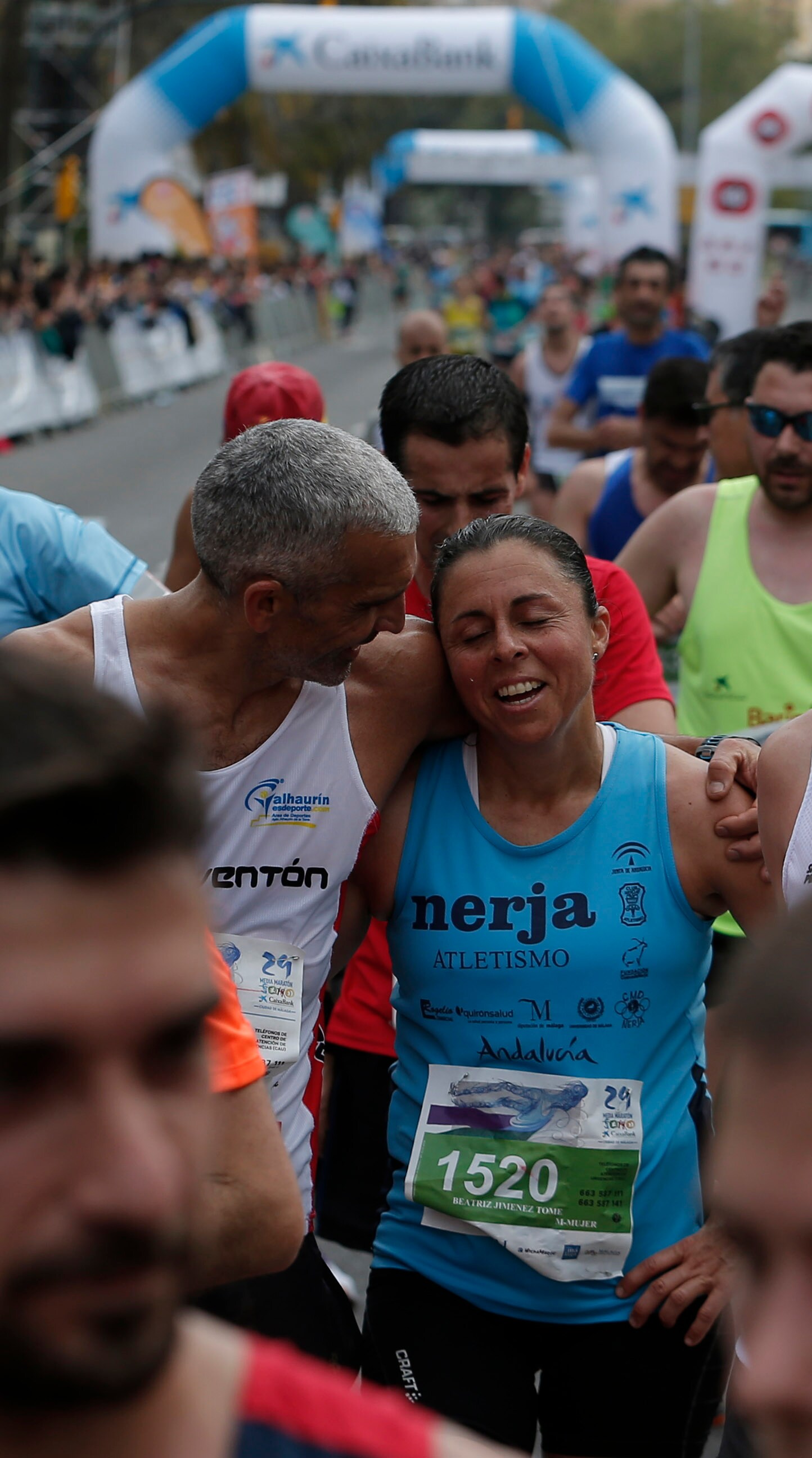 Mucho ambiente y color han llenado hoy las calles del centro de Málaga en la Media Maratón Teatro Soho Caixabank Ciudad de Málaga 2019