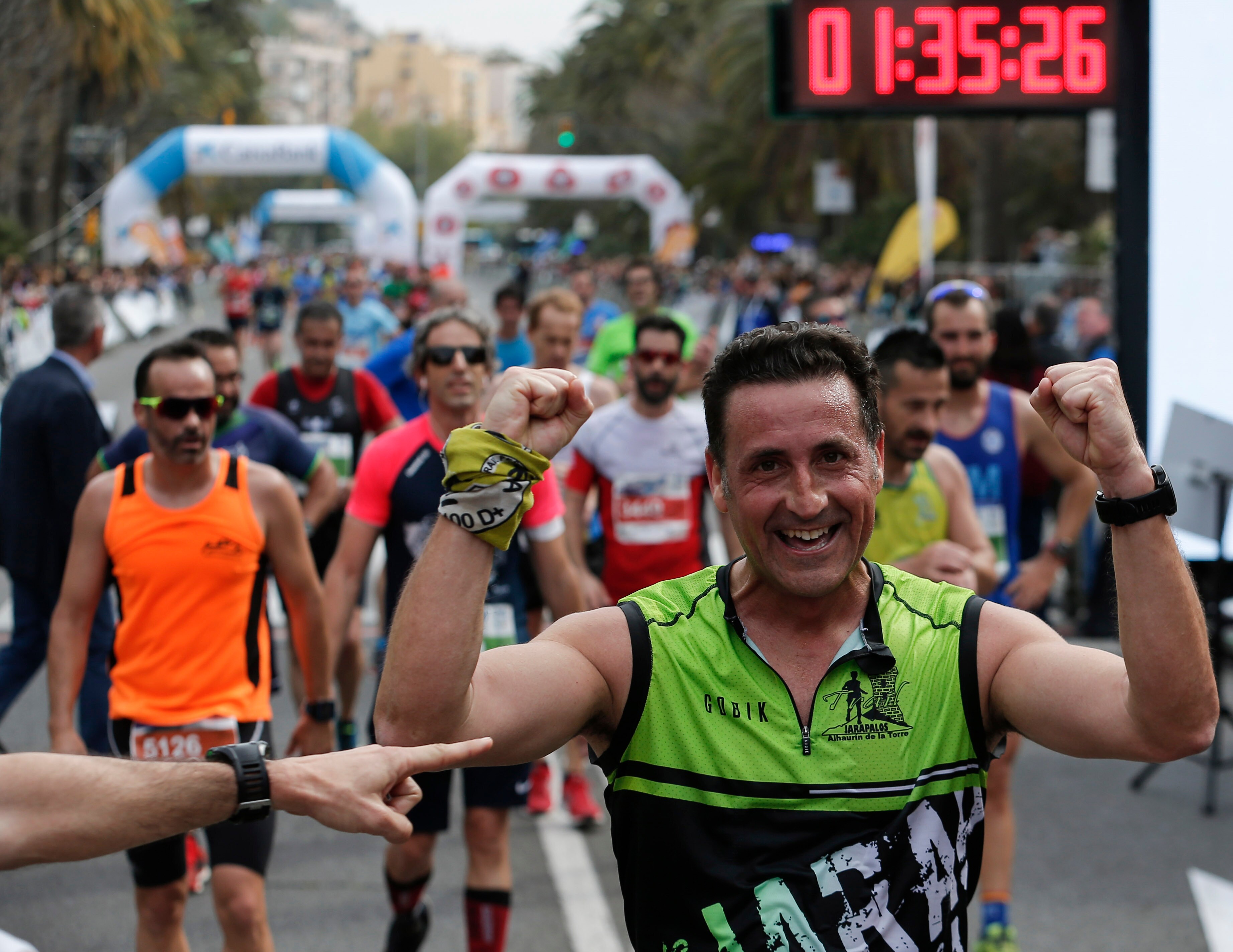 Mucho ambiente y color han llenado hoy las calles del centro de Málaga en la Media Maratón Teatro Soho Caixabank Ciudad de Málaga 2019