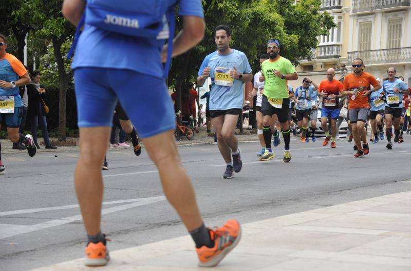 Más de 7.500 corredores participan en la 29ª edición de la Media Maratón Ciudad de Málaga.