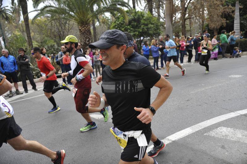 Más de 7.500 corredores participan en la 29ª edición de la Media Maratón Ciudad de Málaga.
