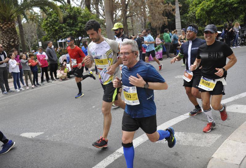 Más de 7.500 corredores participan en la 29ª edición de la Media Maratón Ciudad de Málaga.