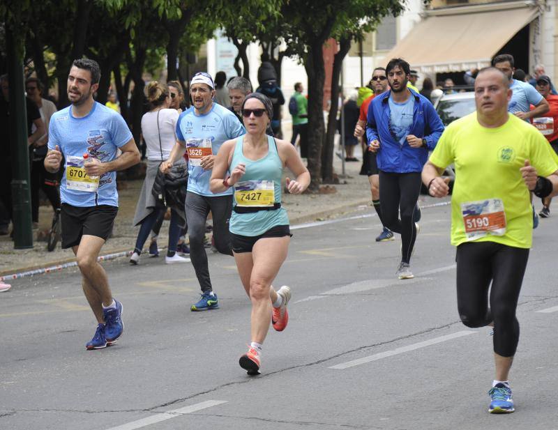 Más de 7.500 corredores participan en la 29ª edición de la Media Maratón Ciudad de Málaga.