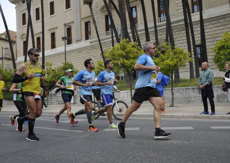 Más de 7.500 corredores participan en la 29ª edición de la Media Maratón Ciudad de Málaga.