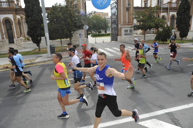 Más de 7.500 corredores participan en la 29ª edición de la Media Maratón Ciudad de Málaga.