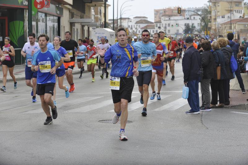 Más de 7.500 corredores participan en la 29ª edición de la Media Maratón Ciudad de Málaga.