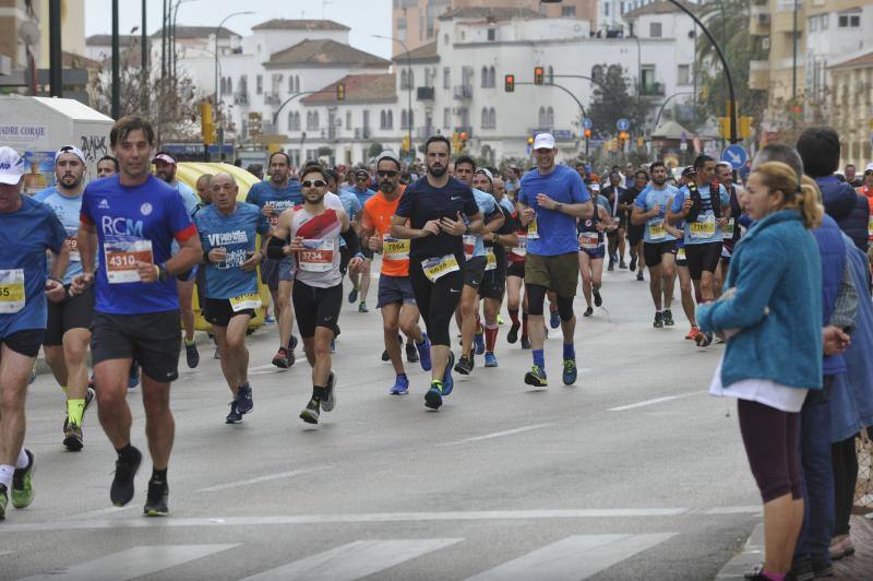 Más de 7.500 corredores participan en la 29ª edición de la Media Maratón Ciudad de Málaga.